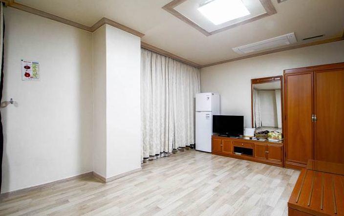Geoje Tourist Hotel Exterior photo