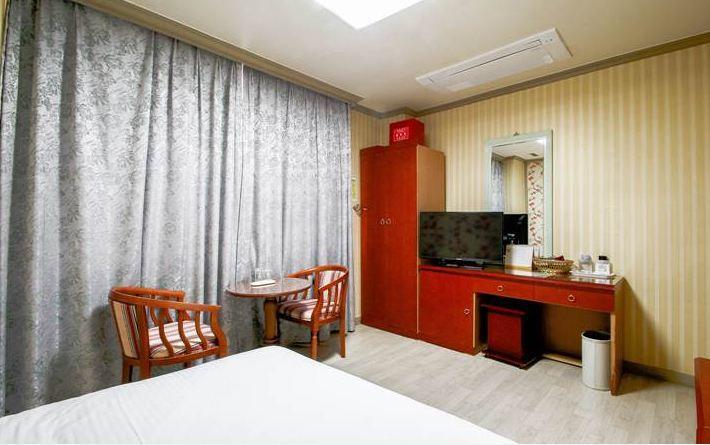 Geoje Tourist Hotel Exterior photo